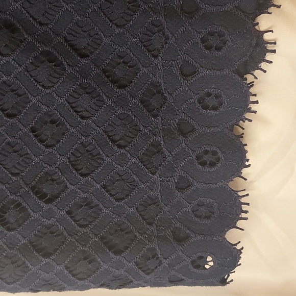 LAUNDRY Open Weave Crochet Top - Picture 7 of 7